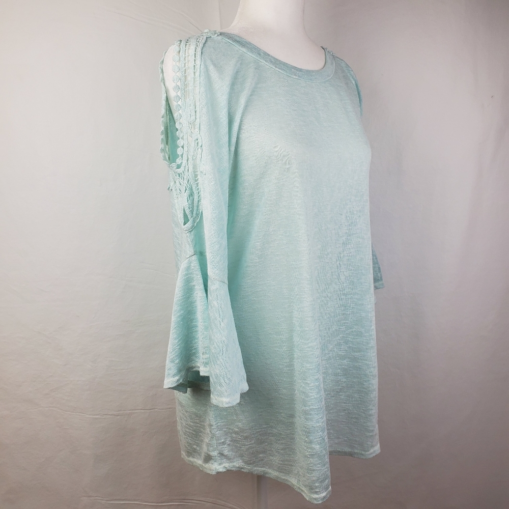 Bellambia Cold Shoulder Blouse - Picture 2 of 8